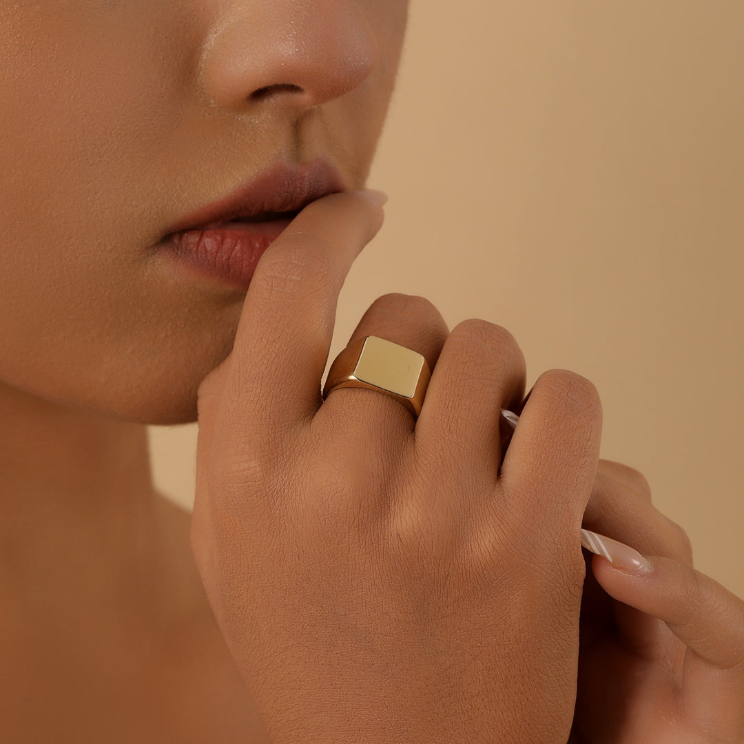 Minimal Signet Ring | Rings by DORADO